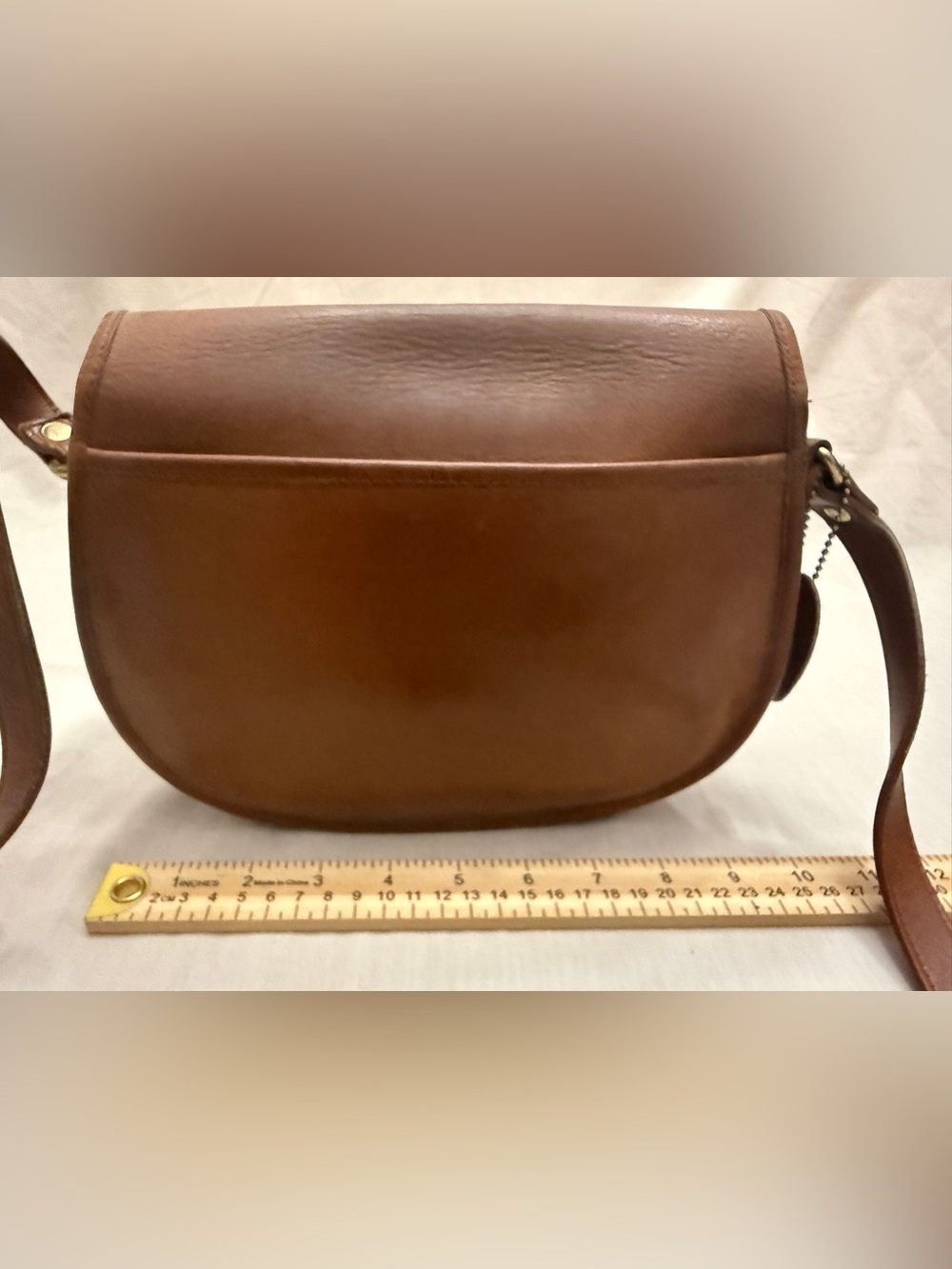 Classic Brown Leather Crossbody with Turn-Lock Closure - Picture 4 of 5